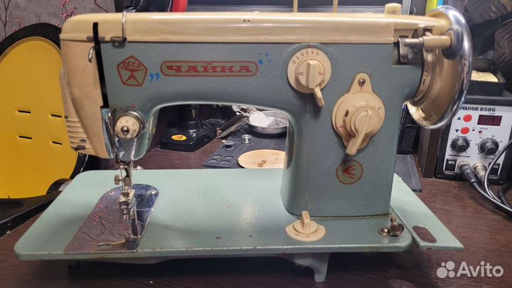 Швейная машина Чайка