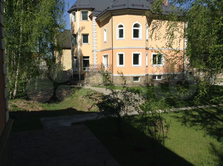 Коттедж 777 м² на участке 21 сот.