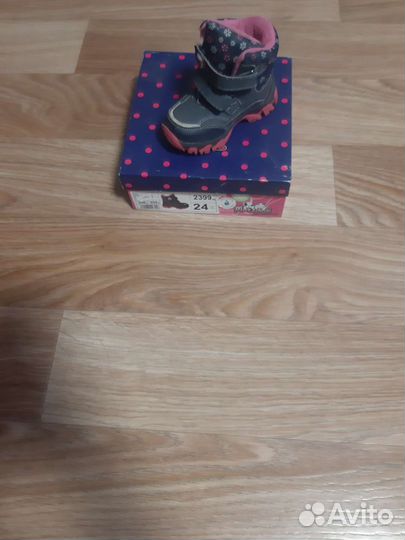 Детская обувь, размеры на коробке