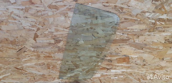 Стекло двери задней левой Renault Sandero I (2009–