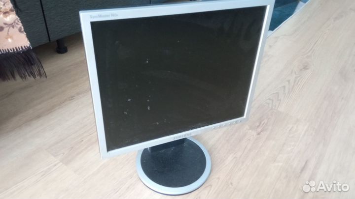 Монитор Samsung 740N