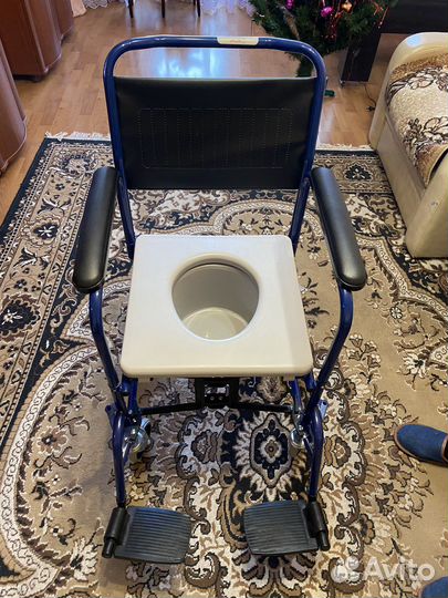 Кресло коляска с санитарным оснащением