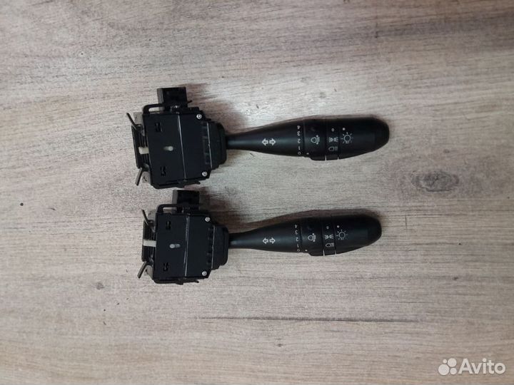 Переключатель поворотов Mitsubishi Colt Z30 (2002—