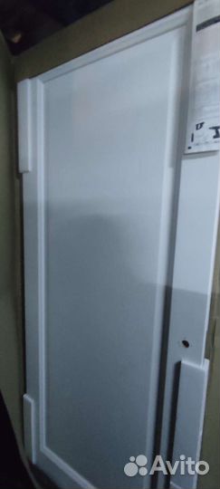 Двери белые эмаль с витрины Salе