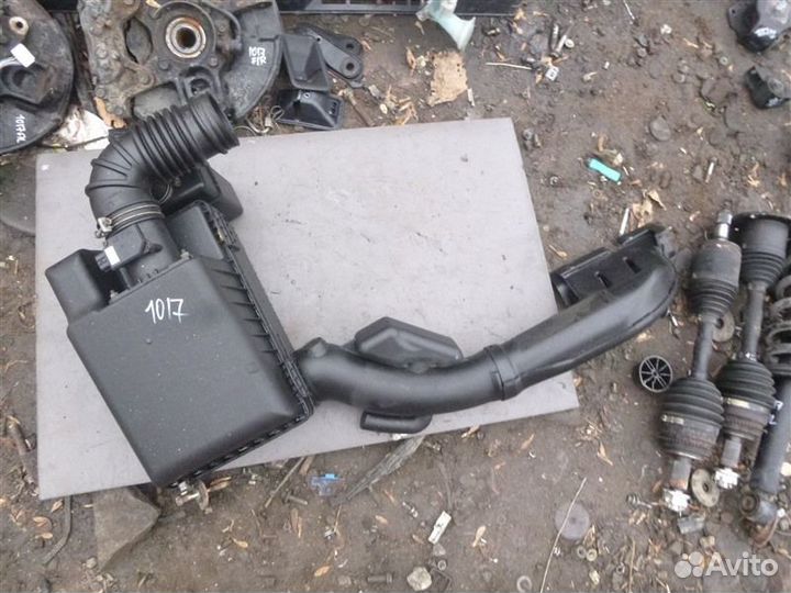 Корпус воздушного фильтра Mitsubishi Pajero V97W