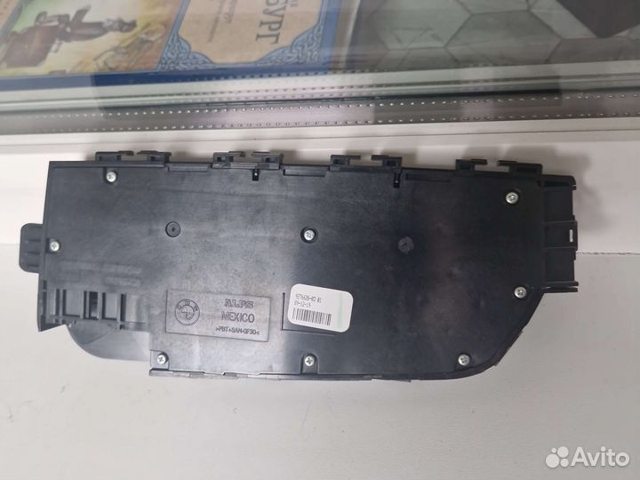 Переключ.регулир.сиденья пер.пассажира