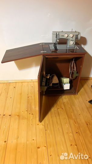 Швейная машинка ножная Подольск-142
