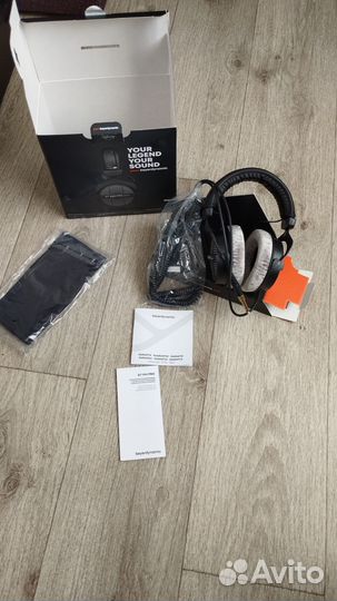 Наушники beyerdynamic DT 990 PRO