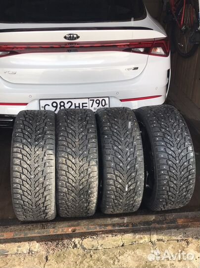 Nokian Tyres Hakkapeliitta 9 23.5/4.5 R18 98