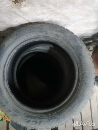 Pirelli Ice Zero 205/55 R16