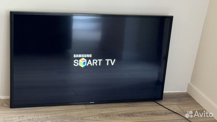 LED телевизор Samsung 48
