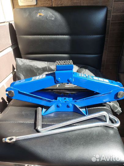 Ромбовый домкрат stels 2 т, 110-390 мм