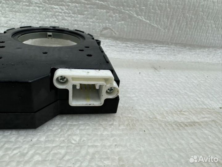 Датчик угла поворота Toyota Land Cruiser 200