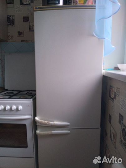 Холодильник бу Атлант