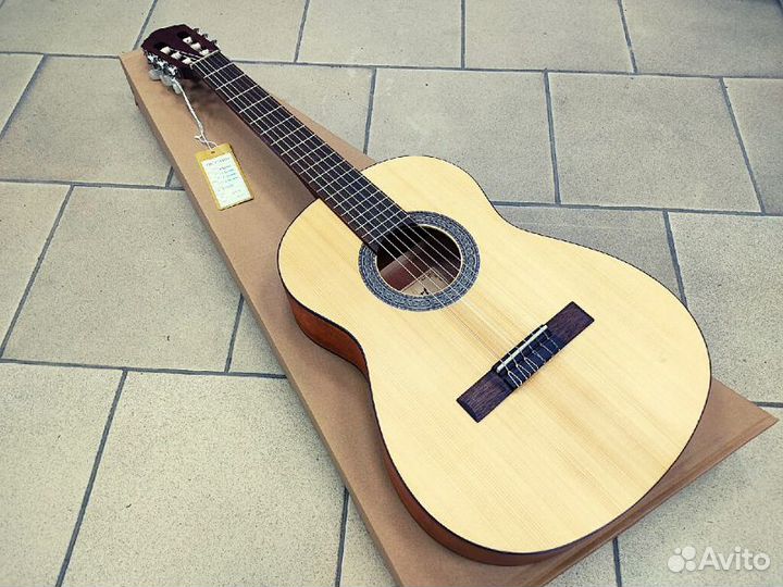 Гитара классическая Cort AC 200 3/4 массив