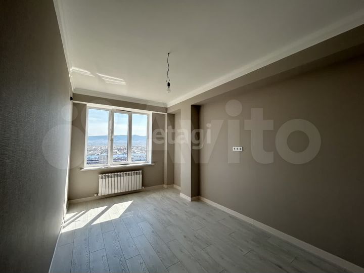 2-к. квартира, 77 м², 12/13 эт.