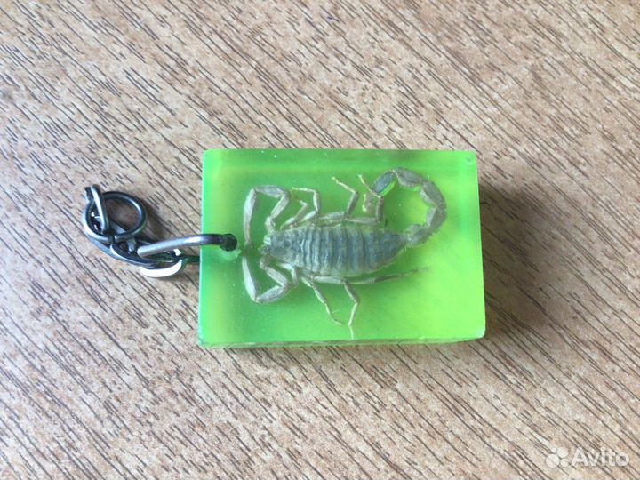 Брелок со скорпионом