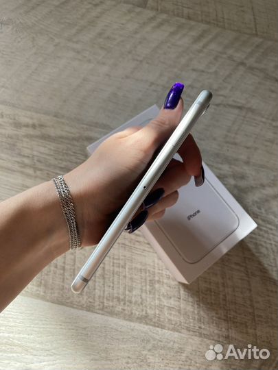 iPhone 8, 64 ГБ