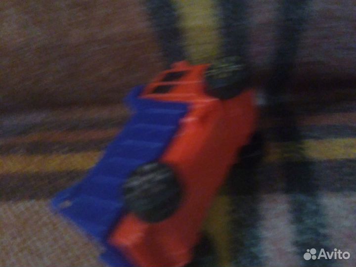 Грузовик игрушка