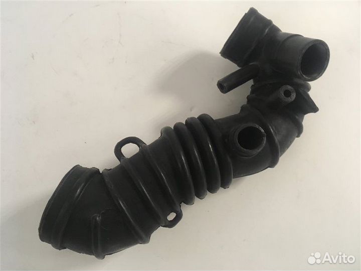 Патрубок вентиляции картера Volkswagen Passat B5