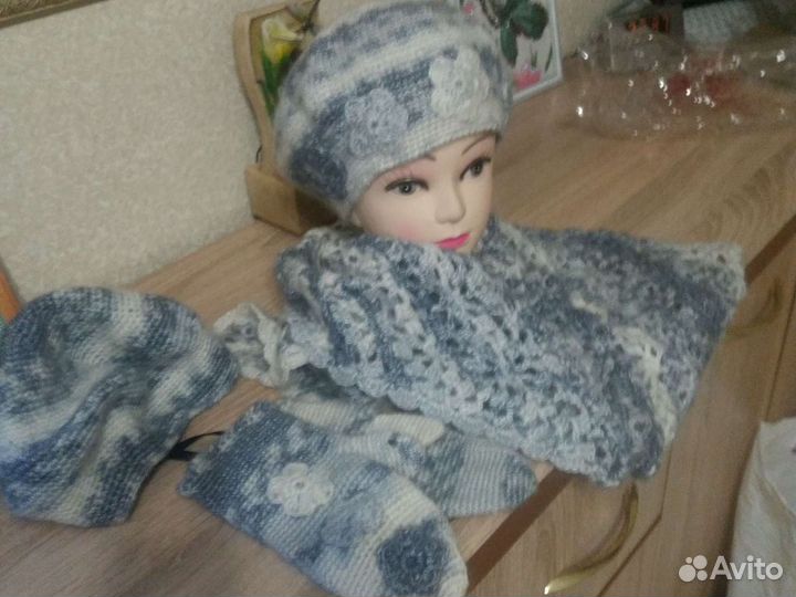 Комплект 2 берета (55-56размера) варежки косынка