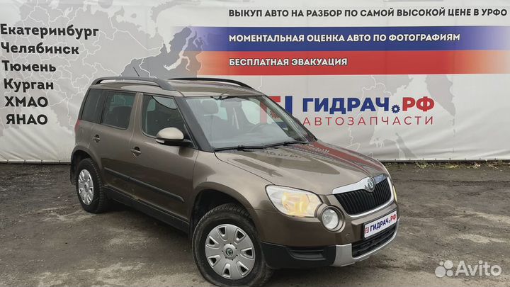 Блок предохранителей Skoda Yeti (5L)