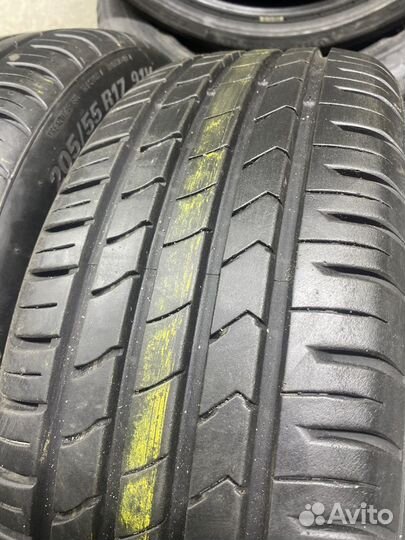 Kumho Ecsta HS51 205/55 R17