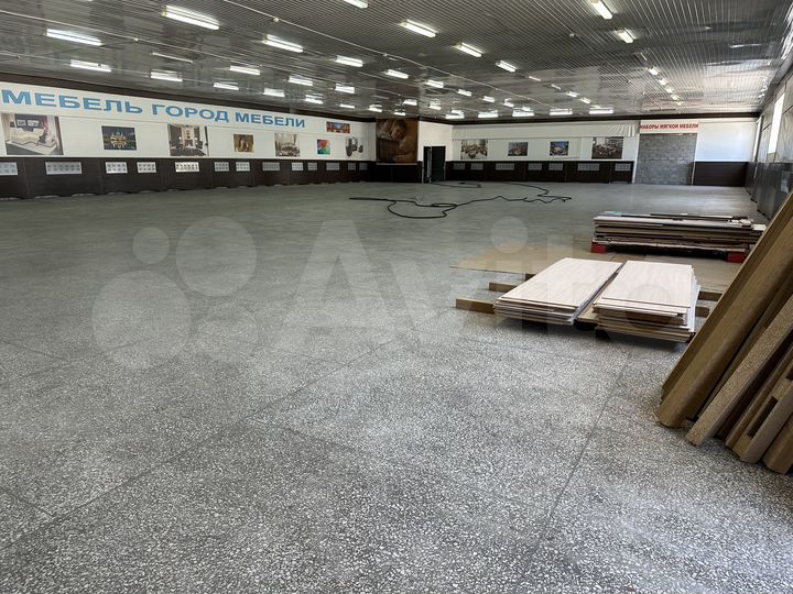 Склад, 818 м²