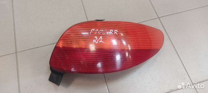 Задний правый фонарь Peugeot 206 хэтчбек