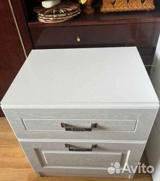 Приковатная тумбочка старая