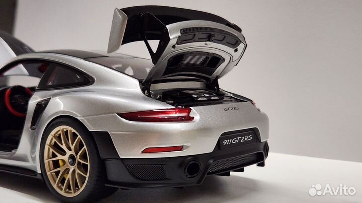 1:18 Autoart, Porsche 911 GT2RS