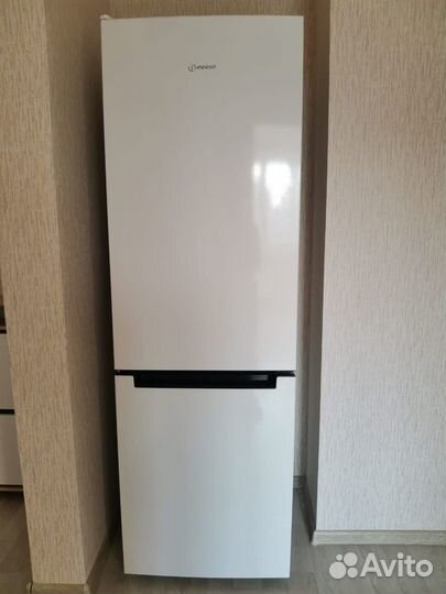 Холодильник ds4180w indesit