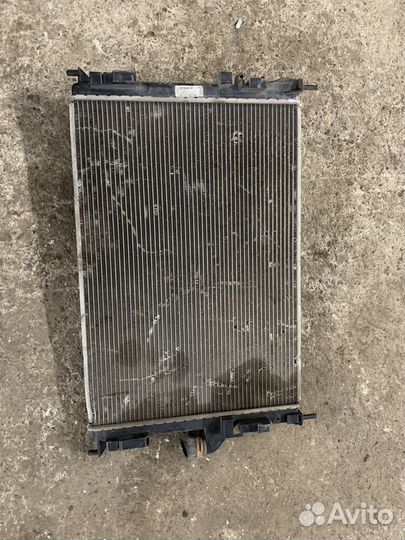 Радиатор охлаждения Renault Duster 1 1.6