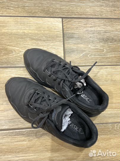 Кроссовки женские 38