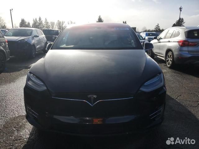 В разборе tesla model X 2016 год