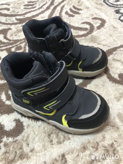 Ботинки для мальчика 25 р