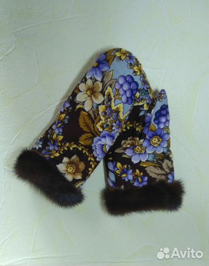 Капор и рукавицы из павловопосадской шали