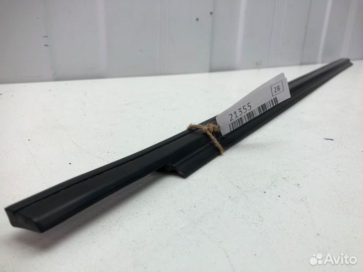 Уплотнитель (бархотка ) задний правый Ford Focus