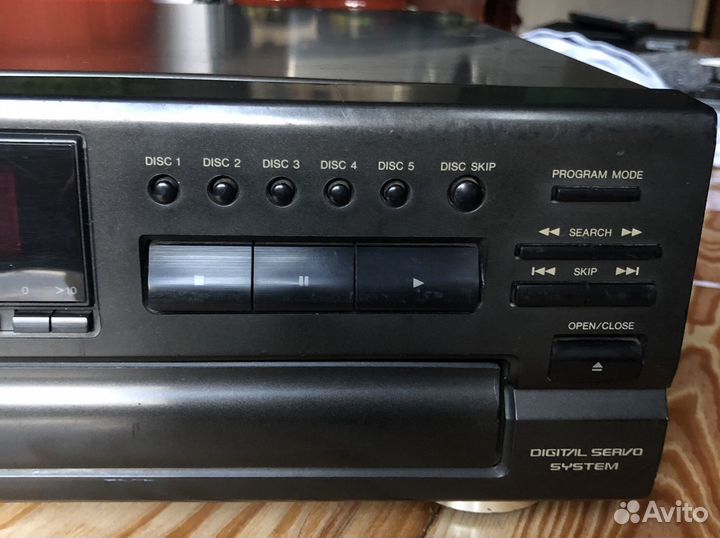 CD проигрыватель Technics SL-PD687 на 5 дисков