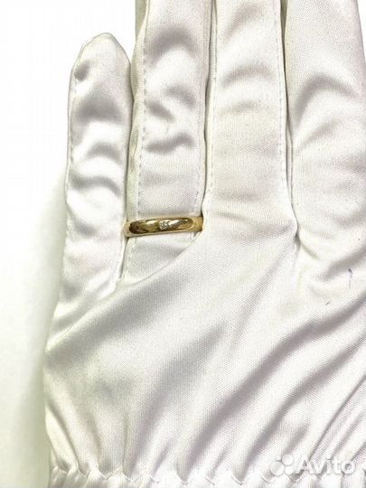 Золотое кольцо с бриллиантом 18,5р