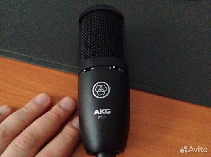 Студийный микрофон akg p120