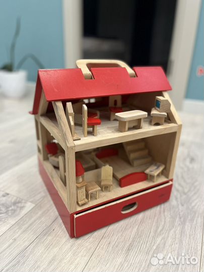 Домик кукольный
