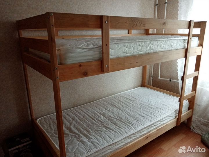 Кровать двухьярусная