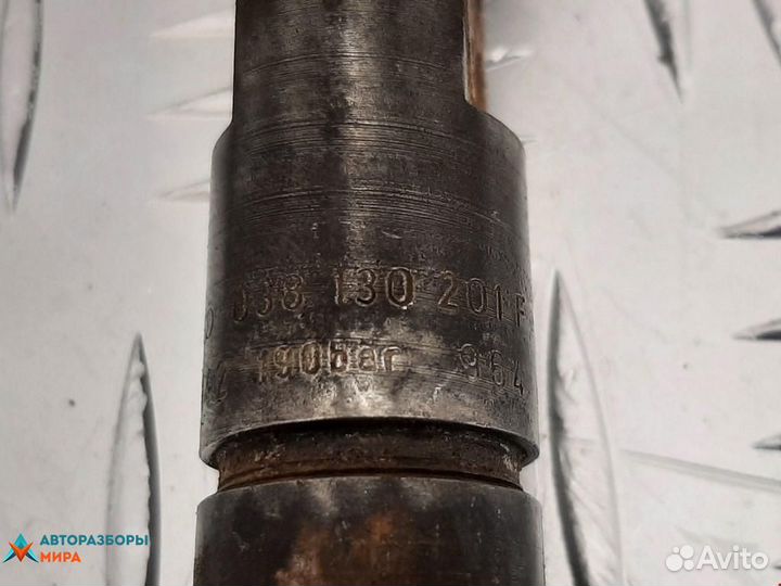 Форсунка Volkswagen Golf 3 1999 038130201F