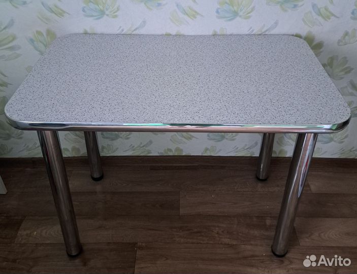 Кухонный стол