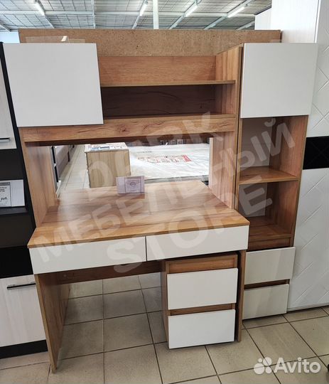 Компьютерный стол