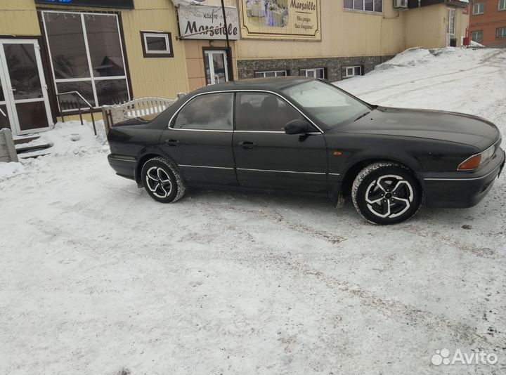 Запчасти на Mitsubishi Diamante