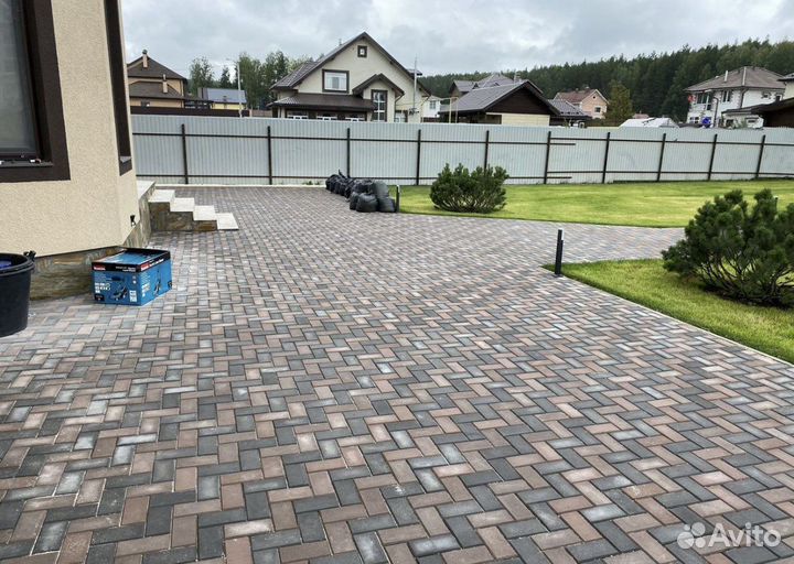 Благоустройство,брусчатка,асфальт,плитка,газон