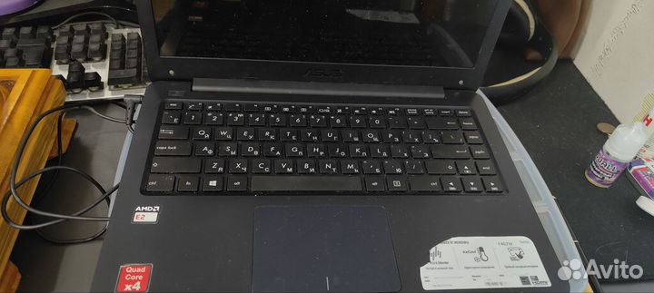 Нетбук Asus f402w