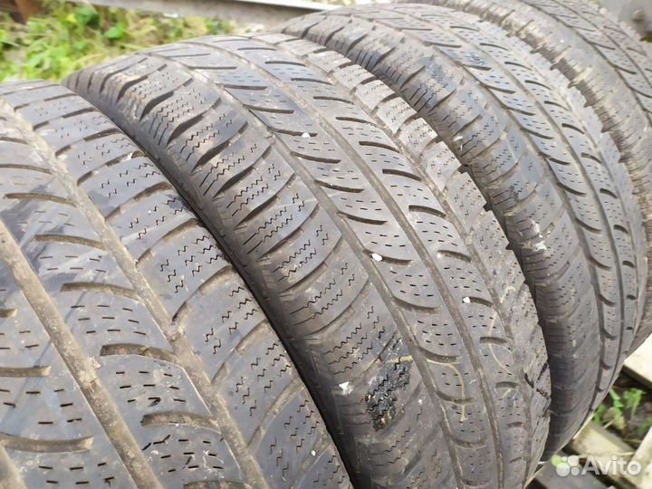 Continental VancoWinter 2 225/65 R16C 110V